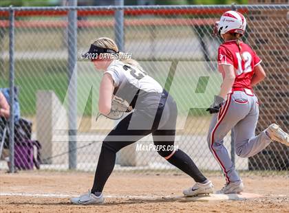Thumbnail 3 in Edgewood-Colesburg vs Davenport West (West Delaware Invitational) photogallery.