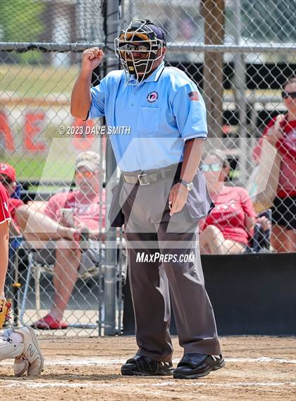 Thumbnail 2 in Edgewood-Colesburg vs Davenport West (West Delaware Invitational) photogallery.
