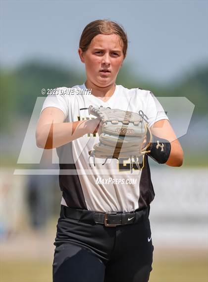 Thumbnail 1 in Edgewood-Colesburg vs Davenport West (West Delaware Invitational) photogallery.