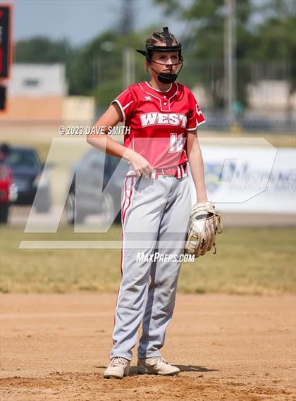 Thumbnail 3 in Edgewood-Colesburg vs Davenport West (West Delaware Invitational) photogallery.