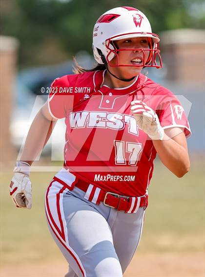 Thumbnail 2 in Edgewood-Colesburg vs Davenport West (West Delaware Invitational) photogallery.
