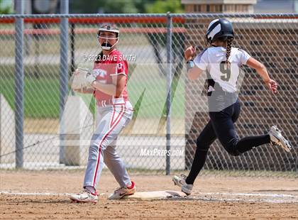 Thumbnail 2 in Edgewood-Colesburg vs Davenport West (West Delaware Invitational) photogallery.
