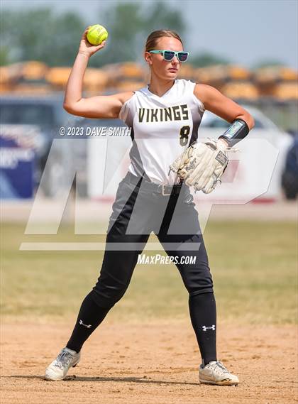 Thumbnail 3 in Edgewood-Colesburg vs Davenport West (West Delaware Invitational) photogallery.