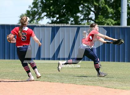 Thumbnail 1 in Crandall vs. Aubrey (UIL 4A Regional Quarterfinal, Game 2) photogallery.