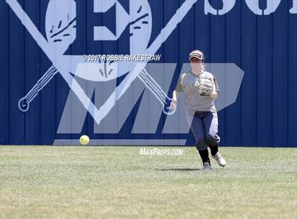 Thumbnail 2 in Crandall vs. Aubrey (UIL 4A Regional Quarterfinal, Game 2) photogallery.