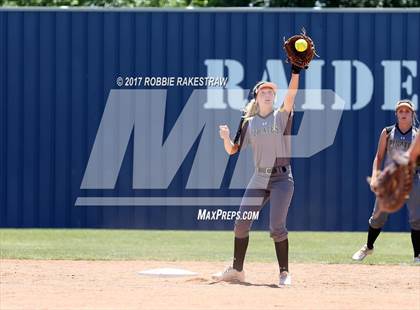 Thumbnail 1 in Crandall vs. Aubrey (UIL 4A Regional Quarterfinal, Game 2) photogallery.