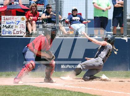 Thumbnail 1 in Crandall vs. Aubrey (UIL 4A Regional Quarterfinal, Game 2) photogallery.