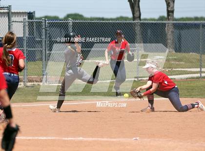 Thumbnail 1 in Crandall vs. Aubrey (UIL 4A Regional Quarterfinal, Game 2) photogallery.