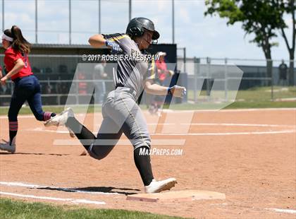 Thumbnail 1 in Crandall vs. Aubrey (UIL 4A Regional Quarterfinal, Game 2) photogallery.