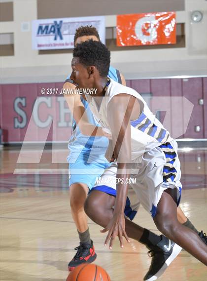 Thumbnail 2 in Sierra Vista vs. Rancho Mirage (Rancho Mirage Holiday Invitational) photogallery.