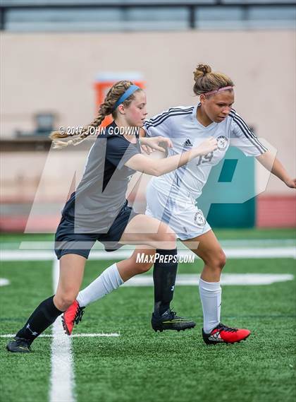 Thumbnail 3 in Alvin JV Orange vs Flear Falls JV photogallery.