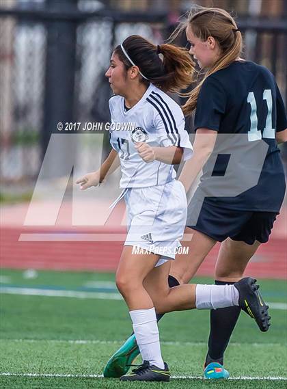 Thumbnail 2 in Alvin JV Orange vs Flear Falls JV photogallery.