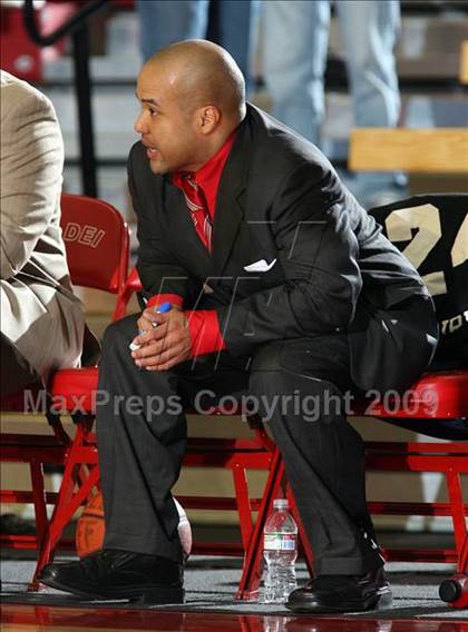 Thumbnail 1 in Santa Clara vs. Bellarmine-Jefferson (CIF SS D5-A Final) photogallery.