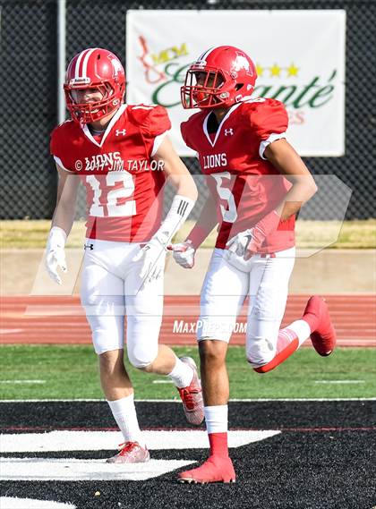 Thumbnail 3 in Albany vs. Santo (UIL 2A Region 2 Area Playoff) photogallery.