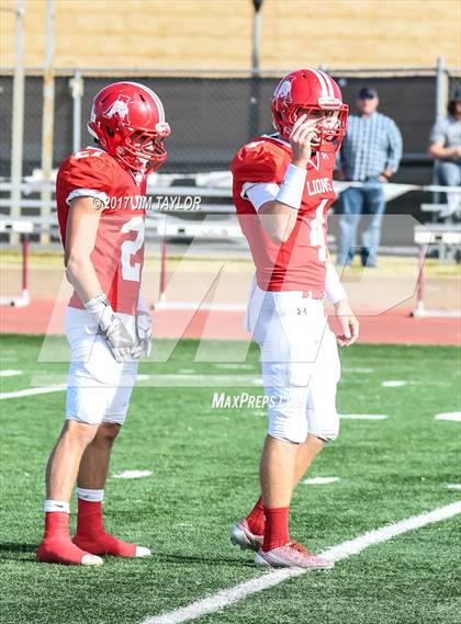 Thumbnail 3 in Albany vs. Santo (UIL 2A Region 2 Area Playoff) photogallery.