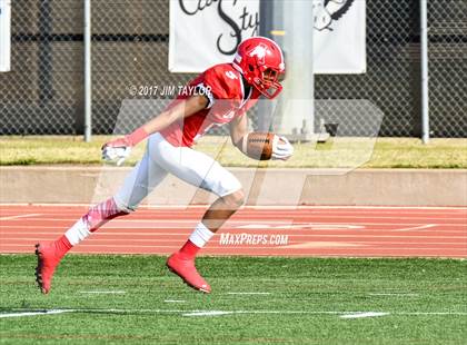 Thumbnail 2 in Albany vs. Santo (UIL 2A Region 2 Area Playoff) photogallery.