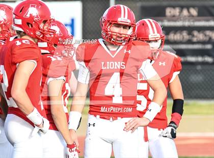 Thumbnail 3 in Albany vs. Santo (UIL 2A Region 2 Area Playoff) photogallery.