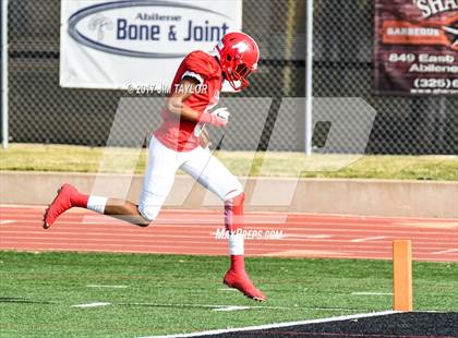 Thumbnail 1 in Albany vs. Santo (UIL 2A Region 2 Area Playoff) photogallery.