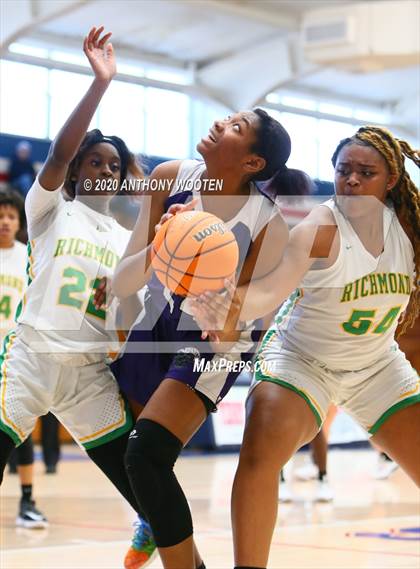 Thumbnail 1 in Village Christian Academy vs. Richmond (MLK Dream Jam) photogallery.