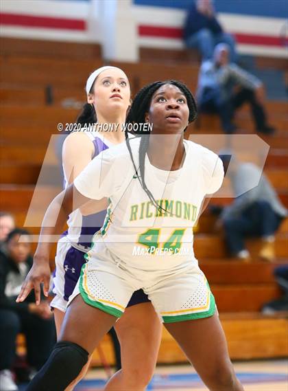 Thumbnail 2 in Village Christian Academy vs. Richmond (MLK Dream Jam) photogallery.