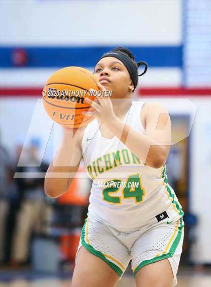 Thumbnail 3 in Village Christian Academy vs. Richmond (MLK Dream Jam) photogallery.