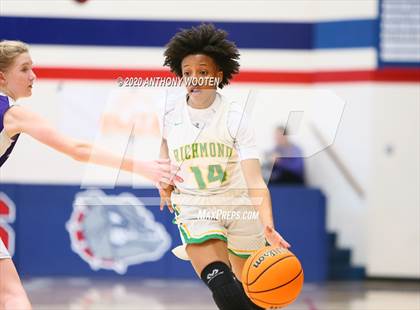 Thumbnail 2 in Village Christian Academy vs. Richmond (MLK Dream Jam) photogallery.