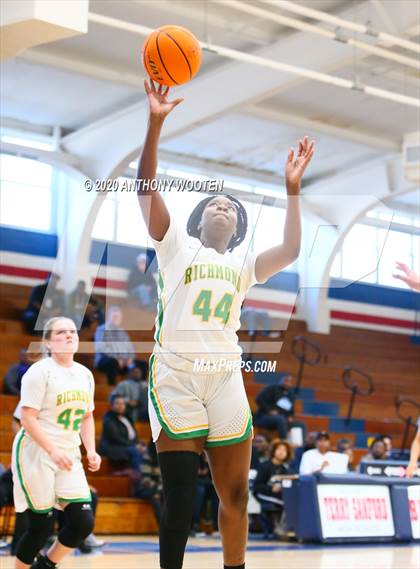 Thumbnail 1 in Village Christian Academy vs. Richmond (MLK Dream Jam) photogallery.