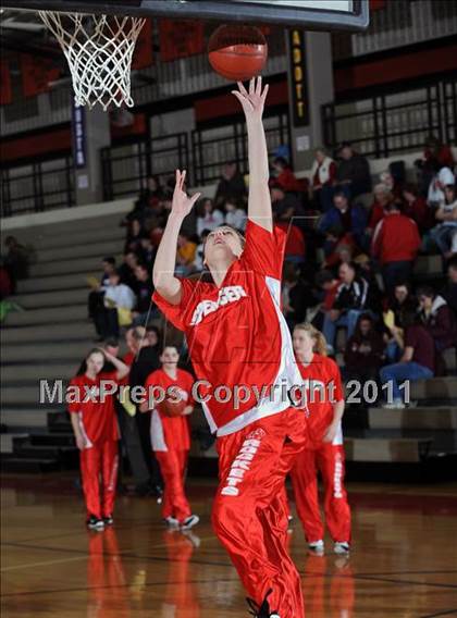 Thumbnail 3 in Altoona vs. Spencer (Cloverbelt Crossover Playoff) photogallery.