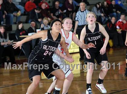 Thumbnail 1 in Altoona vs. Spencer (Cloverbelt Crossover Playoff) photogallery.