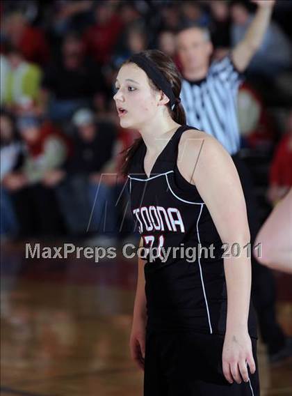 Thumbnail 3 in Altoona vs. Spencer (Cloverbelt Crossover Playoff) photogallery.