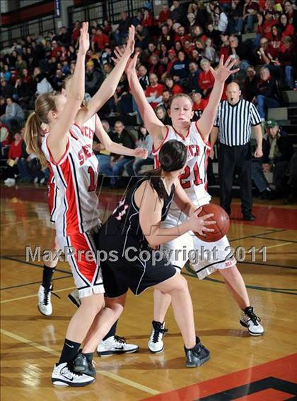 Thumbnail 1 in Altoona vs. Spencer (Cloverbelt Crossover Playoff) photogallery.