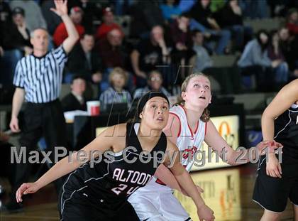 Thumbnail 3 in Altoona vs. Spencer (Cloverbelt Crossover Playoff) photogallery.