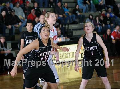 Thumbnail 3 in Altoona vs. Spencer (Cloverbelt Crossover Playoff) photogallery.