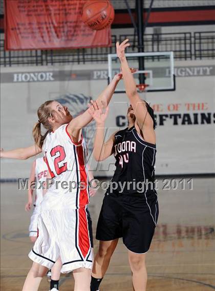 Thumbnail 3 in Altoona vs. Spencer (Cloverbelt Crossover Playoff) photogallery.