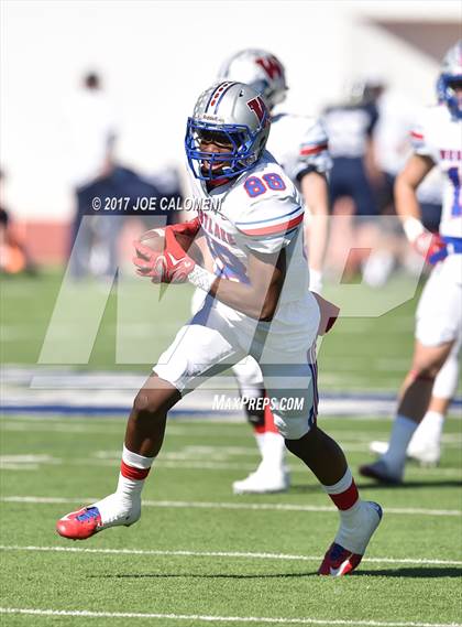 Thumbnail 2 in Smithson Valley vs Westlake (Class 6A Div II Second Round) photogallery.