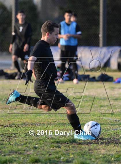 Thumbnail 1 in Arroyo @ Gabrielino photogallery.