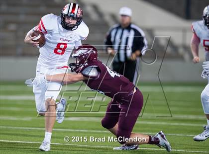 Thumbnail 1 in Belton vs Rowlett (UIL 6A Bi-District Playoff) photogallery.
