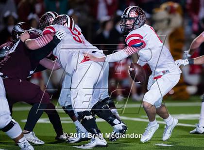 Thumbnail 2 in Belton vs Rowlett (UIL 6A Bi-District Playoff) photogallery.