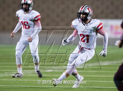 Thumbnail 2 in Belton vs Rowlett (UIL 6A Bi-District Playoff) photogallery.