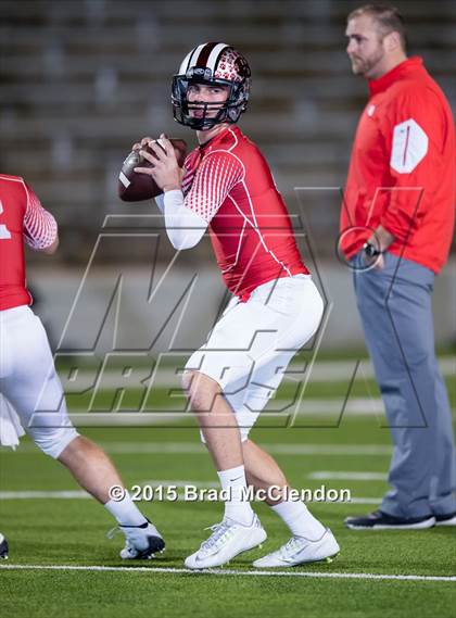 Thumbnail 1 in Belton vs Rowlett (UIL 6A Bi-District Playoff) photogallery.