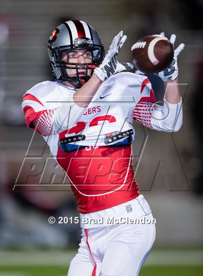 Thumbnail 2 in Belton vs Rowlett (UIL 6A Bi-District Playoff) photogallery.