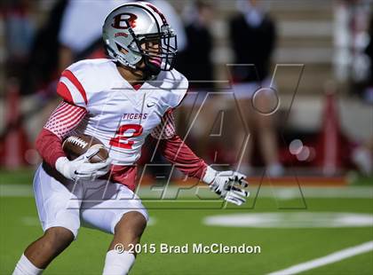 Thumbnail 3 in Belton vs Rowlett (UIL 6A Bi-District Playoff) photogallery.