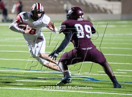 Thumbnail 1 in Belton vs Rowlett (UIL 6A Bi-District Playoff) photogallery.
