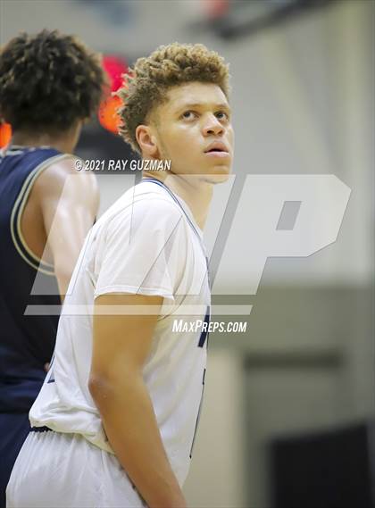 Thumbnail 2 in Bullard vs. Birmingham photogallery.