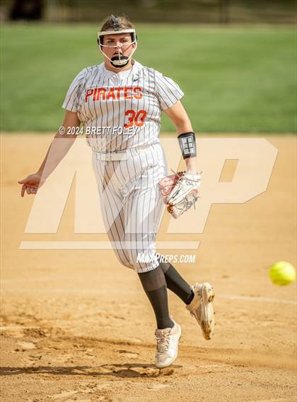 Thumbnail 2 in Platte County vs Lincoln Southeast (Monarch Invitational) photogallery.