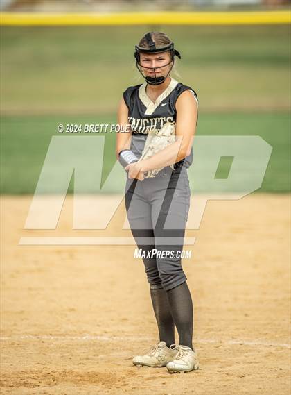 Thumbnail 2 in Platte County vs Lincoln Southeast (Monarch Invitational) photogallery.