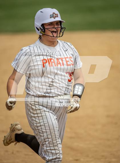 Thumbnail 2 in Platte County vs Lincoln Southeast (Monarch Invitational) photogallery.