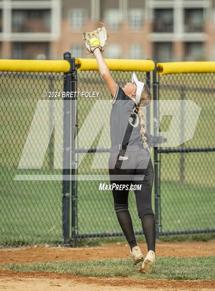 Thumbnail 3 in Platte County vs Lincoln Southeast (Monarch Invitational) photogallery.