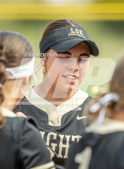 Thumbnail 2 in Platte County vs Lincoln Southeast (Monarch Invitational) photogallery.