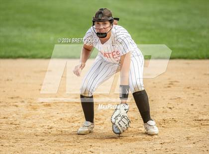 Thumbnail 1 in Platte County vs Lincoln Southeast (Monarch Invitational) photogallery.